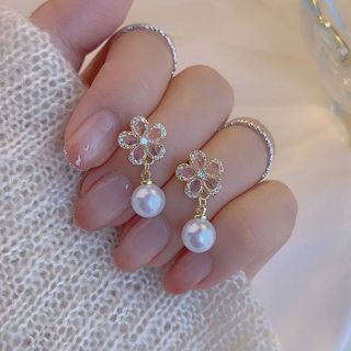 Thời trang thanh lịch: Bông tai ngọc trai zircon kèm nơ - Phù hợp làm quà tặng