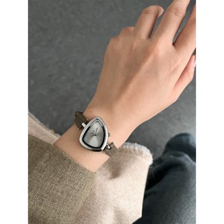 Đồng hồ nữ thanh lịch tối giản mới 2025 với thiết kế mặt số nhỏ bất đối xứng Đồng hồ đeo tay nữ thạch anh chống nước Quà tặng