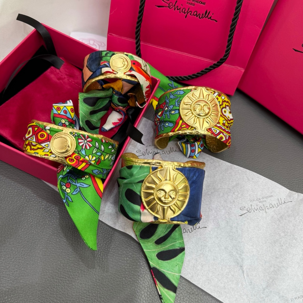 Vòng tay kiểu Pháp Schiaparelli Sun Heavy Industry 24k Ribbon