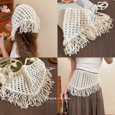 Dây lưng dạng khăn len dệt hình tam giác, dùng làm phụ kiện quàng cổ hoặc thắt lưng thời trang
