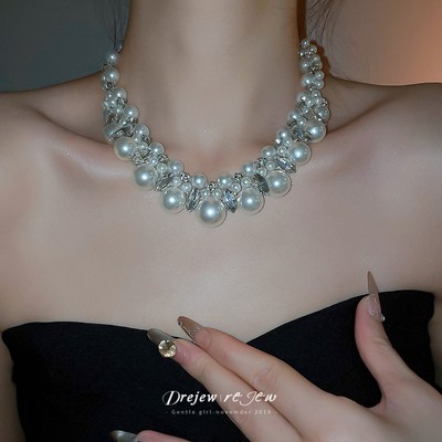 Vòng cổ hạt tròn đính ngọc trai và kim cương, kiểu Pháp sang trọng với dây chuyền xương đòn