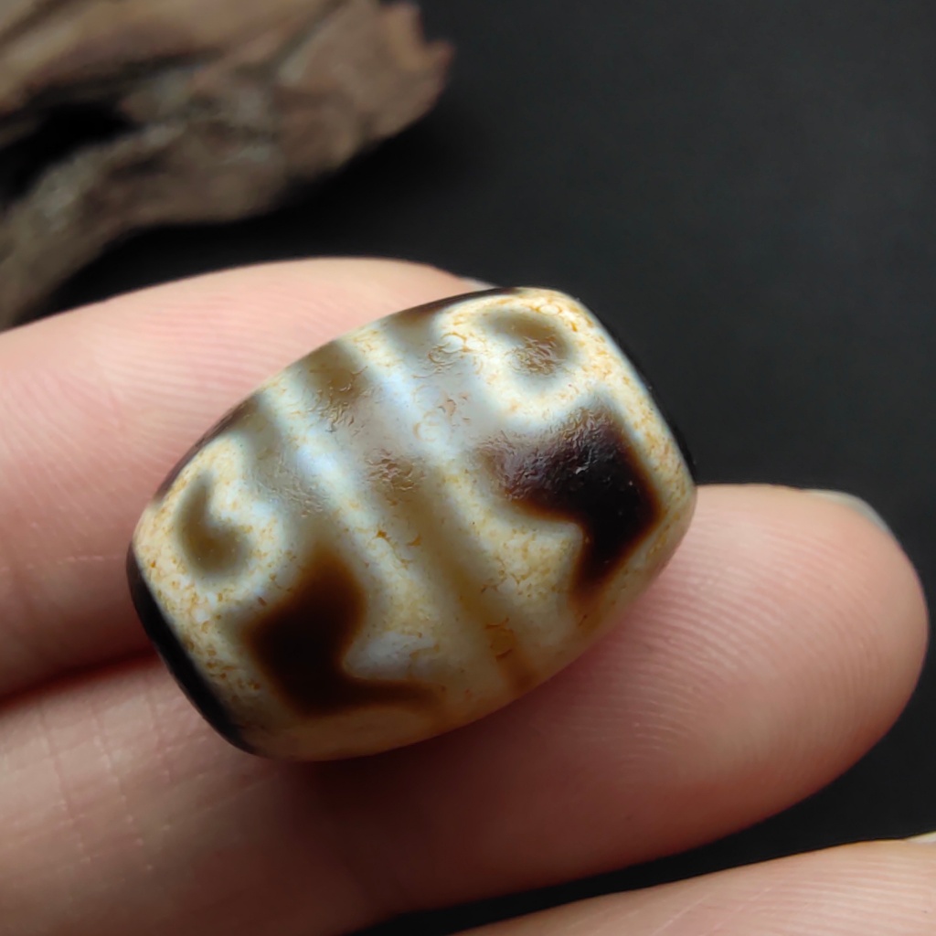 Tây Tạng Chảy Ngược Mỏ Cũ Dalo Guru Rinpoche Dzi Hạt Phật Trái Tim Sáu Mắt Hạt Dzi 20 * 15㎜Mặt Dây C