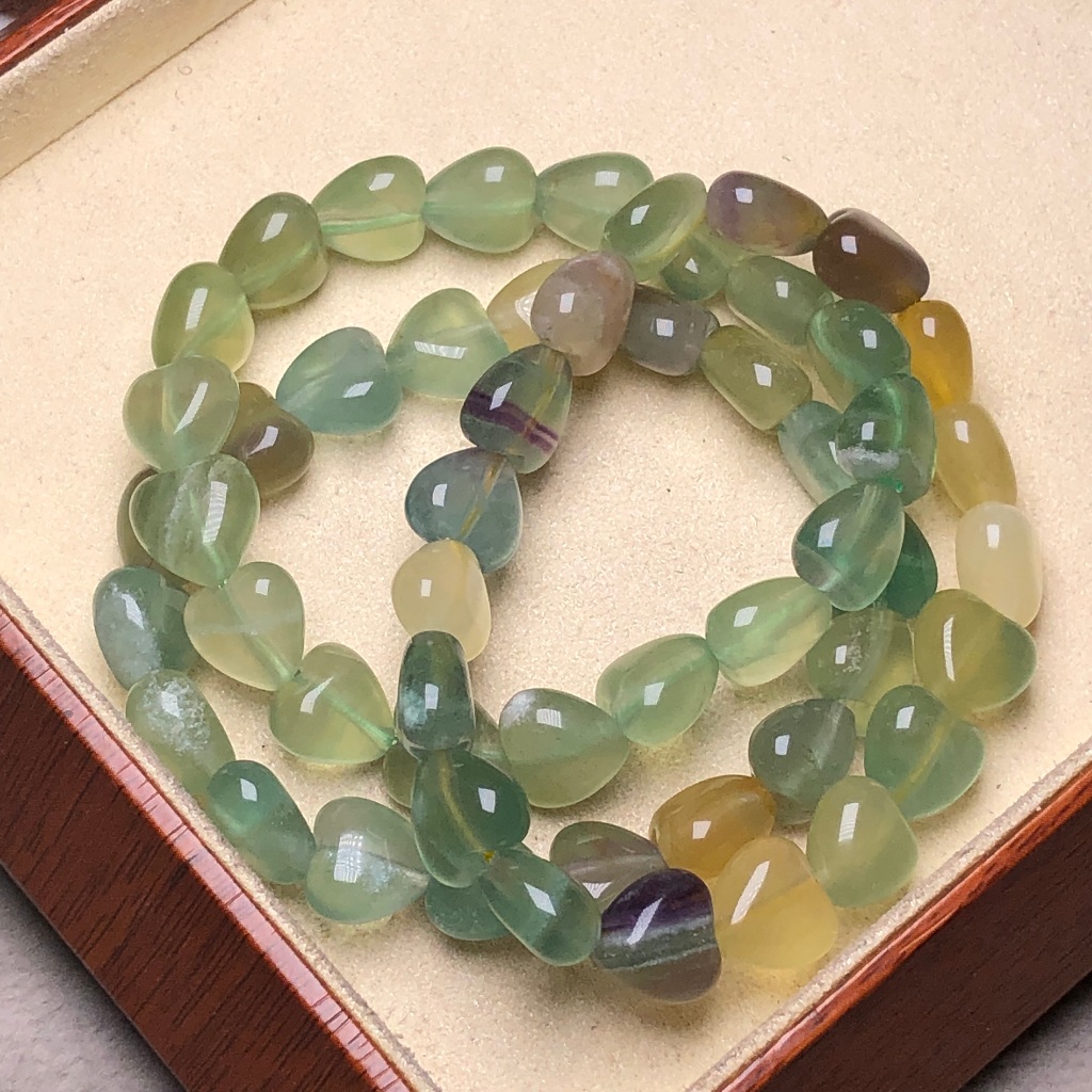 Vòng tay trái tim Fluorite tự nhiên 11 * 6.7mm - Fluorite Heart Glow