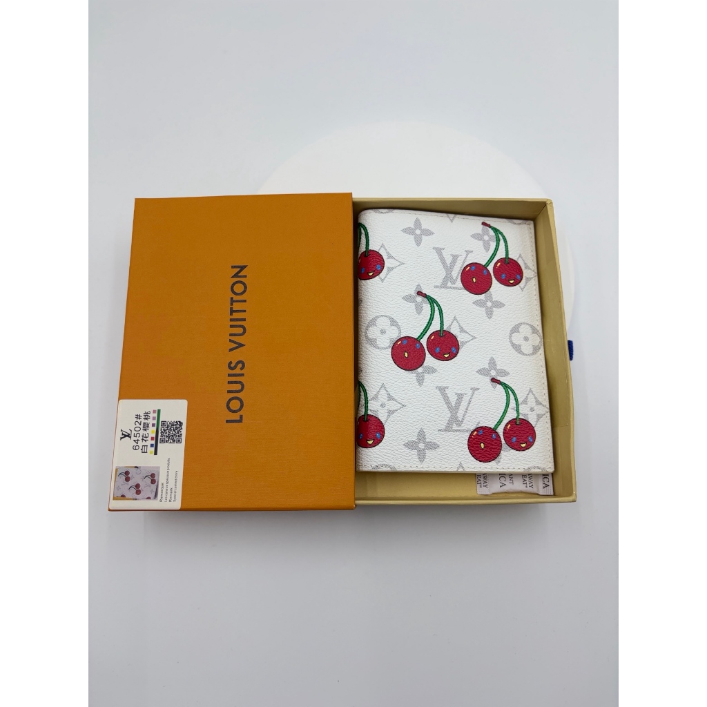 Hộp đựng hộ chiếu mẫu mới M64502