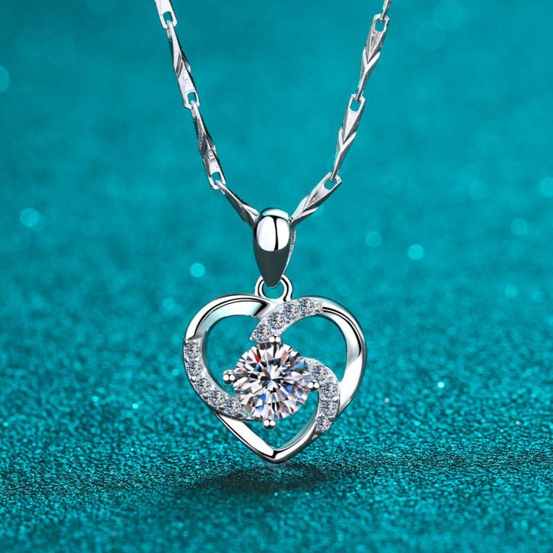 Vòng cổ nữ bạc 925 với moissanite 0,8 carat