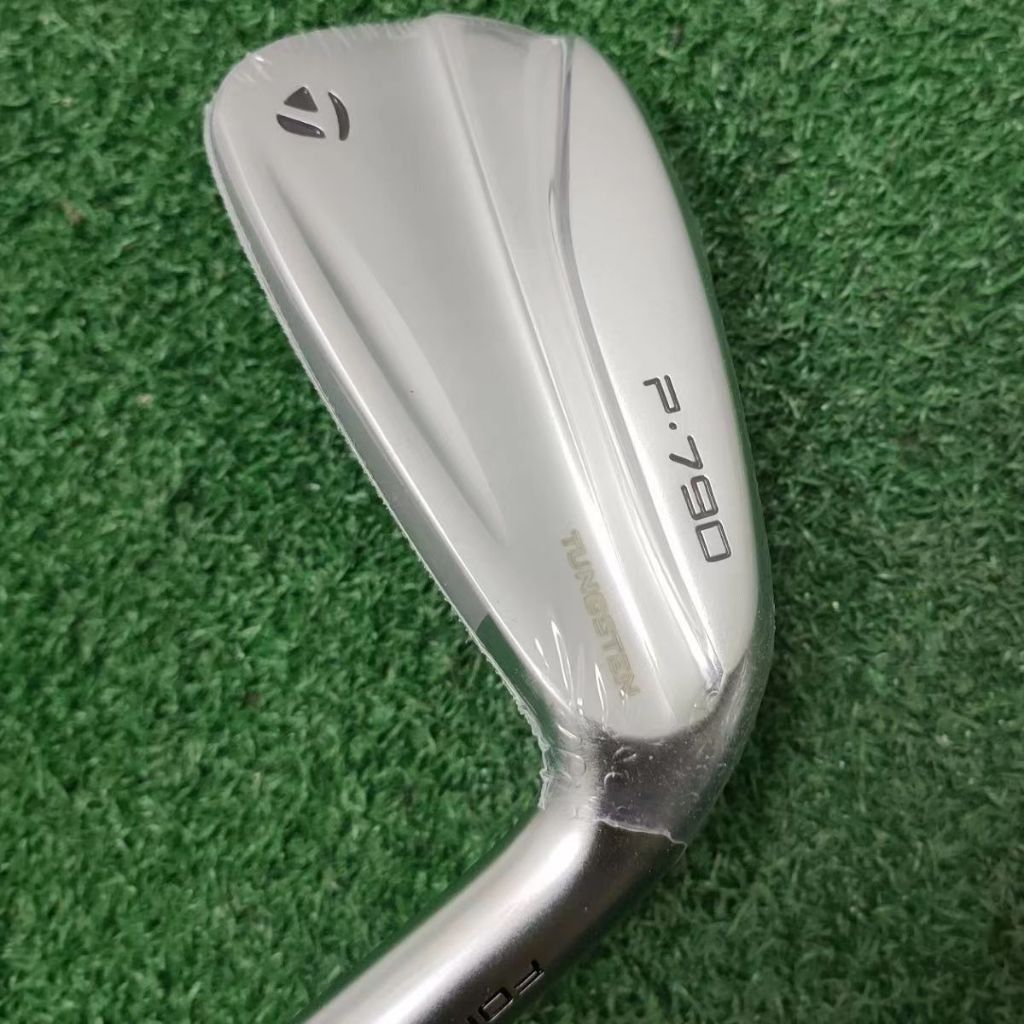 Bộ sắt golf P790 bạc thế hệ thứ ba - Tay phải, gồm các số 4 đến 9 và P, trục thép, than chì