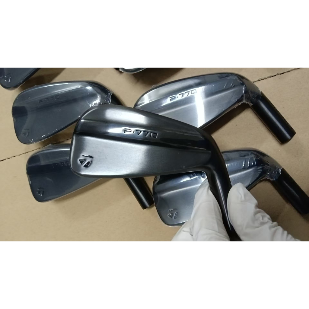Mới P770 Đen Bộ Sắt Golf Tay Phải, Bao Gồm Irons 4 đến 9 và PW, Trục Carbon, Đầu Câu Thép