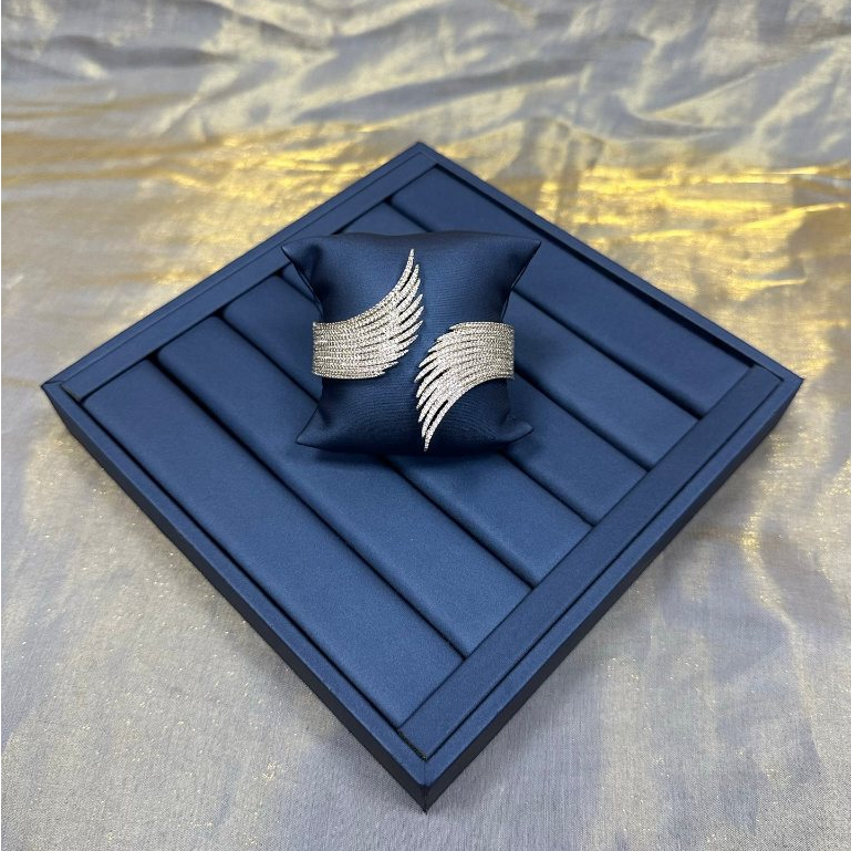 Vòng tay bàn tay APM Monaco - Trang sức bạc sáng bóng, quà tặng hoàn hảo cho ngày lễ tình nhân và nă