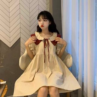 Cổ áo búp bê màu đen mặc chiếc váy thắt lưng dài trung bình nhỏ hẹp Plaid ngắn tay áo