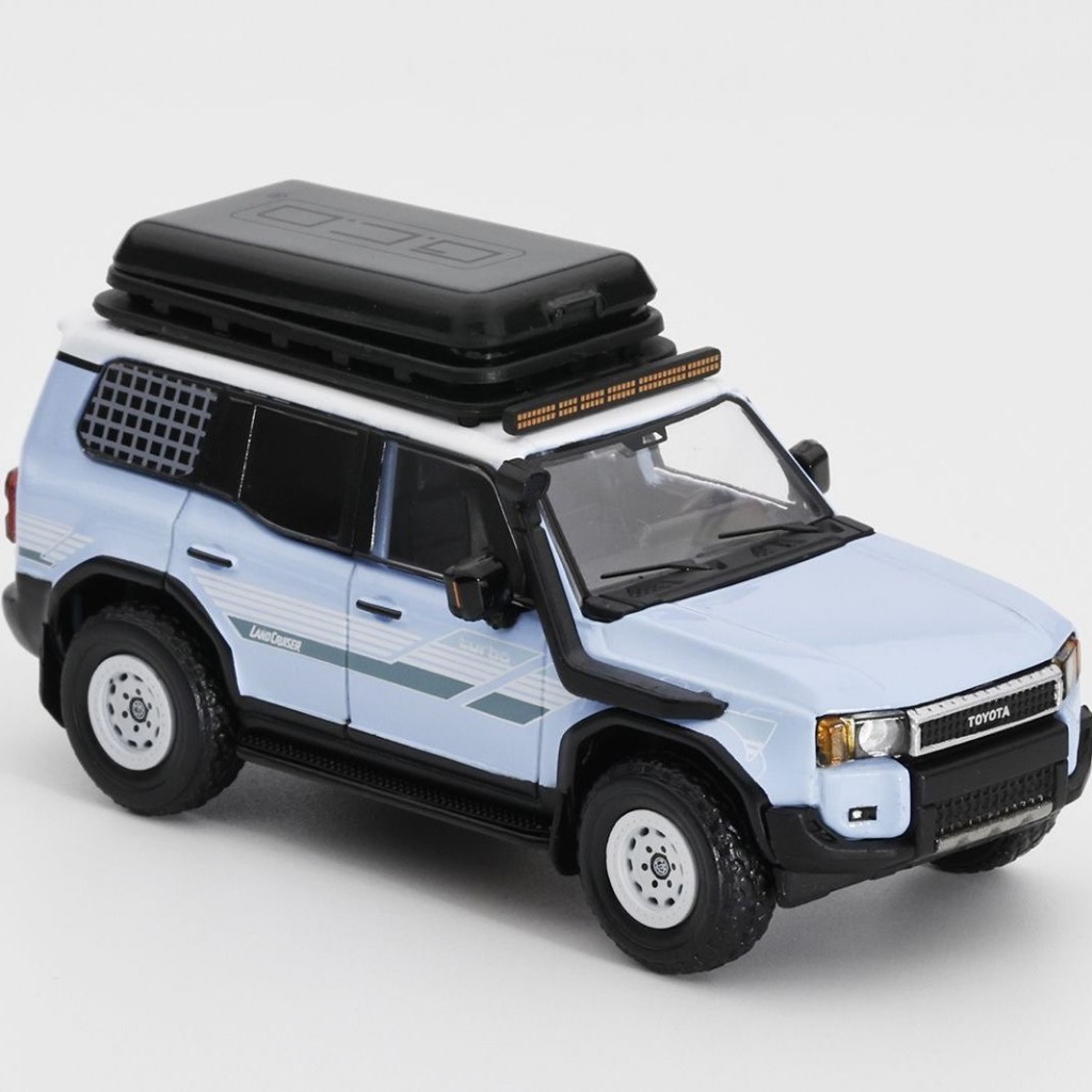 GCD 1 / 64 TOYOTA Prado LC250 Màu Xanh Nhạt Retro TOYOTA Chữ Xe Logo Hợp Kim Xe Mô Hình Trang Trí