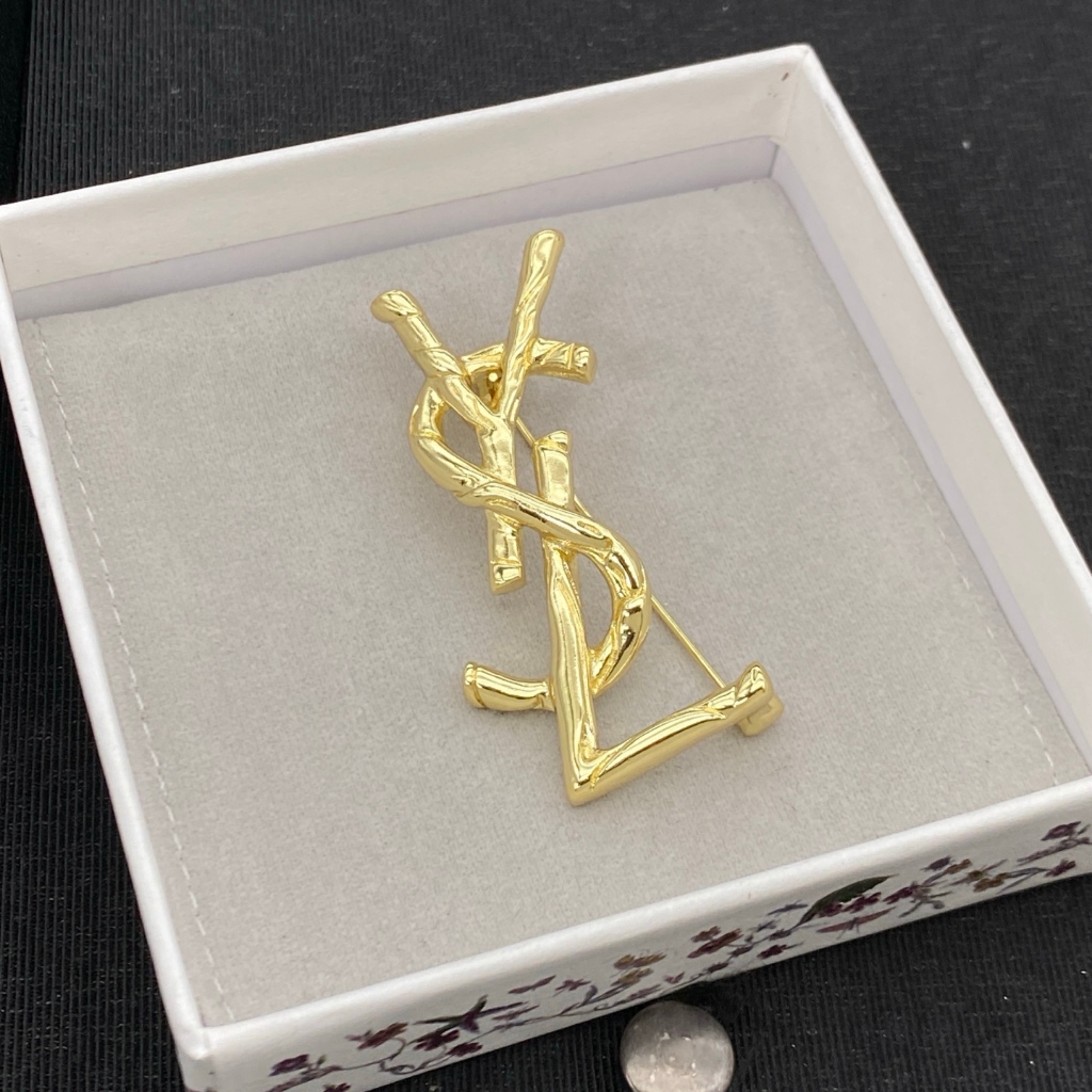 Saint Laurent Phong Cách Mới Kim Loại Chữ Trâm Ánh Sáng Sang Trọng Cao Cấp Pin Niche Thiết Kế Phù Hợ
