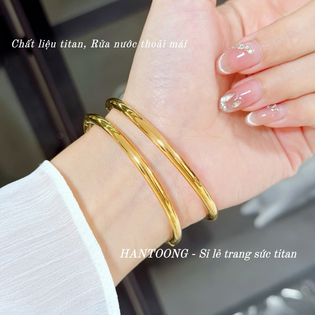 Vòng tay titan không gỉ mạ vàng 24k thiết kế trơn bóng đơn giản thanh lịch dành cho nữ