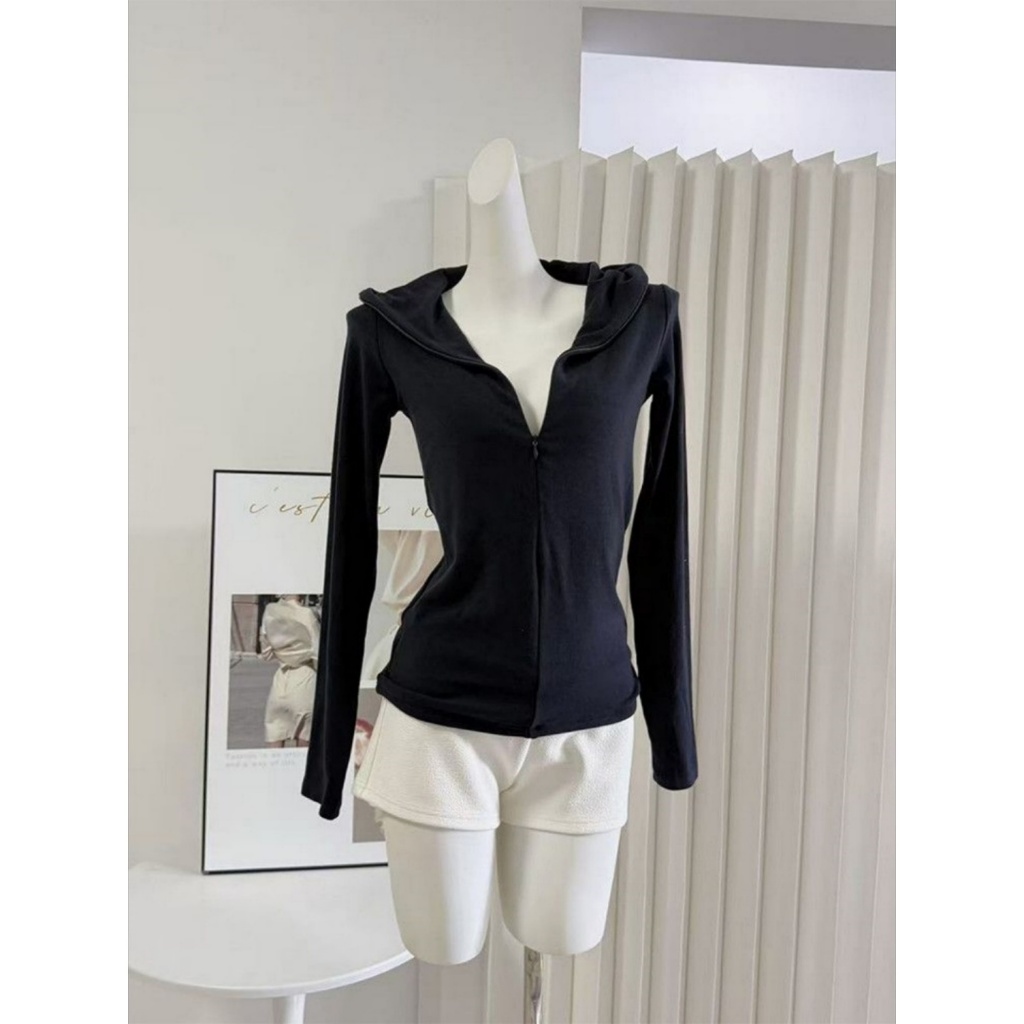 【Black strawberry】Korean women's clothing design sense base shirt versatile top
