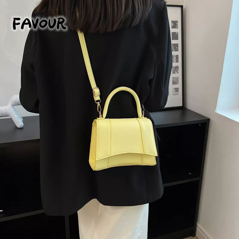 Túi Đeo Chéo Thời Trang Cao Cấp Dễ Phối Đồ