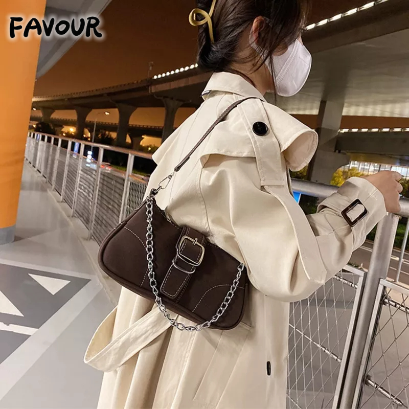 Favour Túi Xách Đeo Dưới Cánh Tay Bề Mặt Nhám Mềm Mại Phong Cách Retro Cao Cấp Phối Dây Xích Đơn Giản Thời Trang Cho Nữ