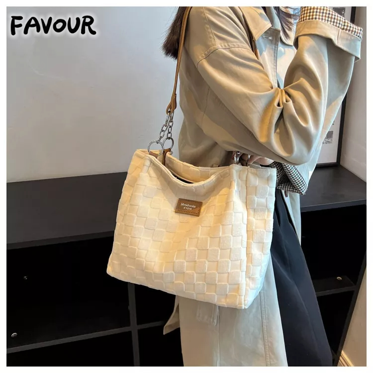 Túi Xách Cỡ Lớn Thiết Kế Trẻ Trung Hợp Thời Trang Cho Bạn Gái