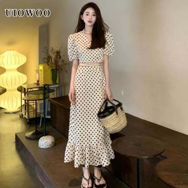 UIOWOO Đầm Đuôi Cá Tay Phồng Cổ Chữ v Họa Tiết Chấm Bi Thời Trang Xuân Hè 2023 tw