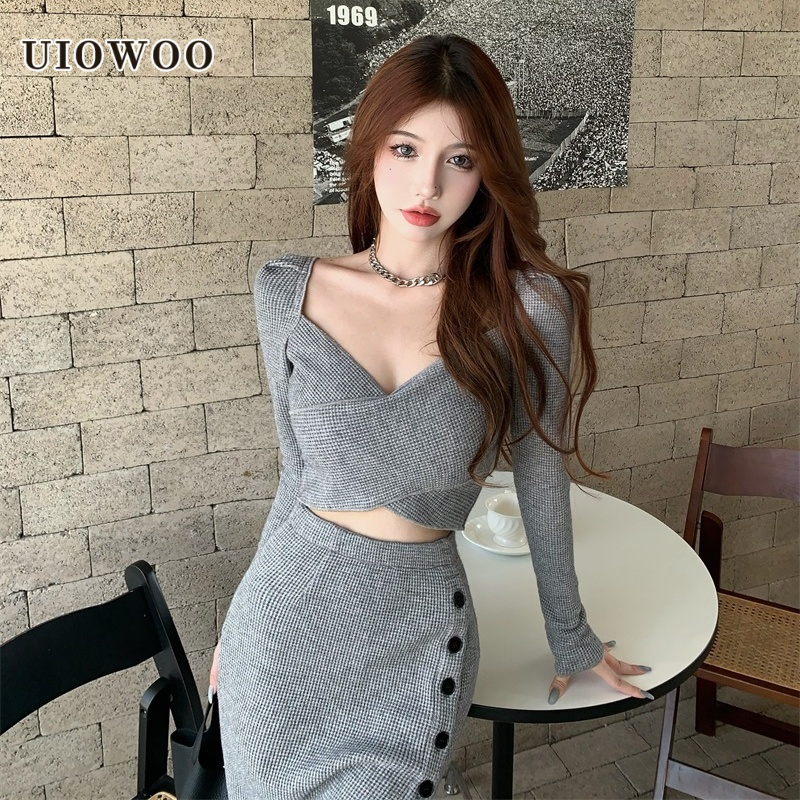 UIOWOO  Bộ Áo Tay Dài Cổ Xẻ Tà + Chân Váy + Áo Khoác Màu Trơn Phong Cách Mới Quyến Rũ Dành Cho Nữ