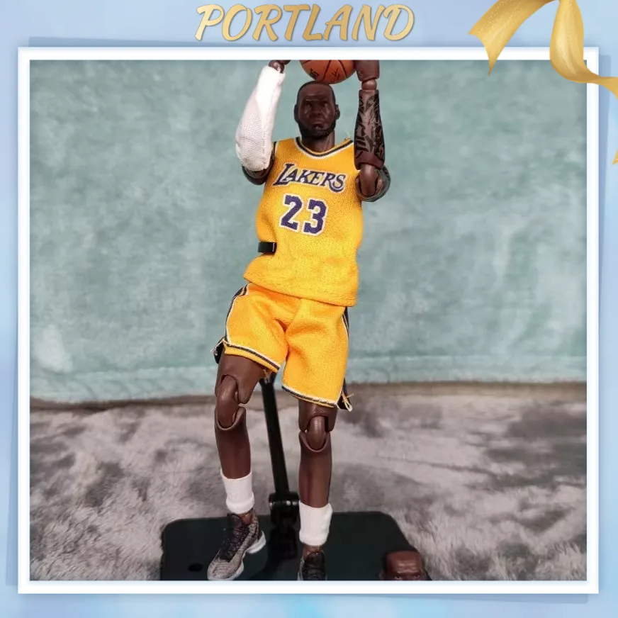 Mô hình Mô Hình Nhân Vật MAFEX No.127 Los Angeles Lakers LeBron James