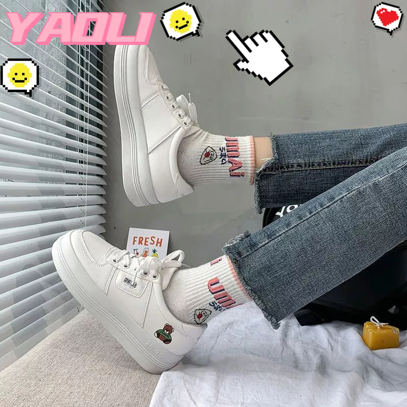 Giày thể thao YAOLI màu trắng mềm mại mũi tròn họa tiết gấu hoạt hình dễ thương thường ngày dành cho nữ