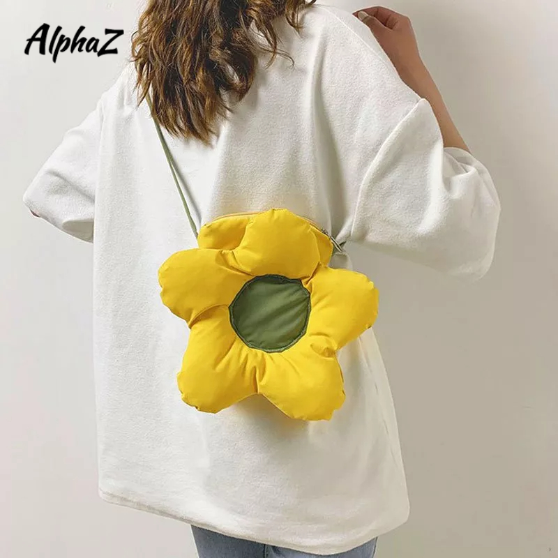 Túi Đeo Chéo Họa Tiết Hoa Màu Tương Phản Dễ Thương