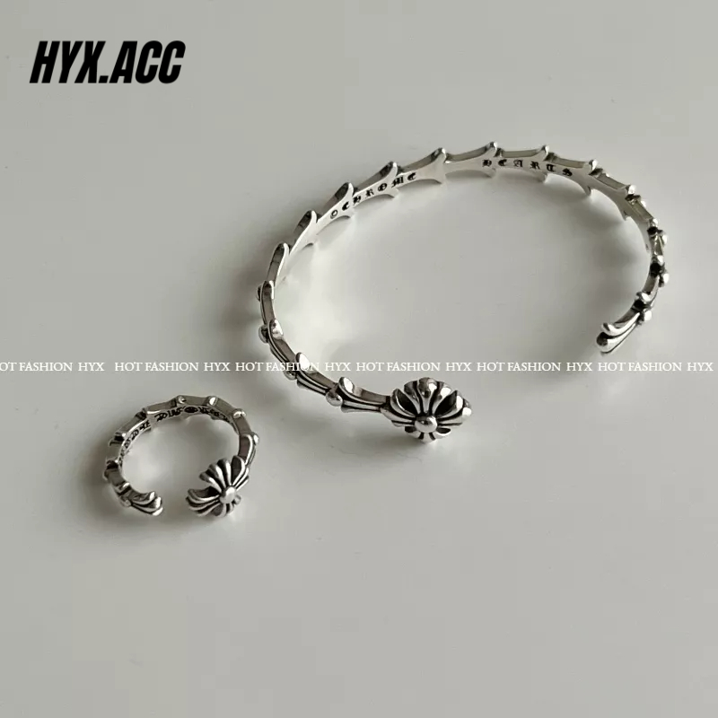 Vòng Tay Hở Hình Hoa Xinh Xắn Thời Trang Cho Nữ