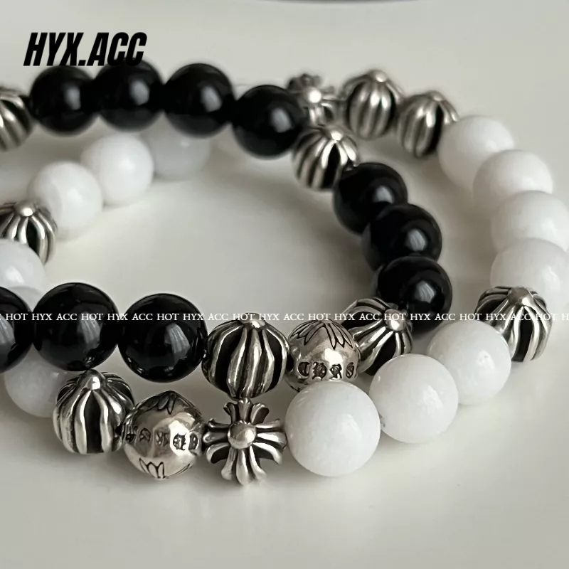 Vòng Tay Chuỗi Hạt Trắng Đen Hình Thánh Giá Thời Trang Cho Nữ
