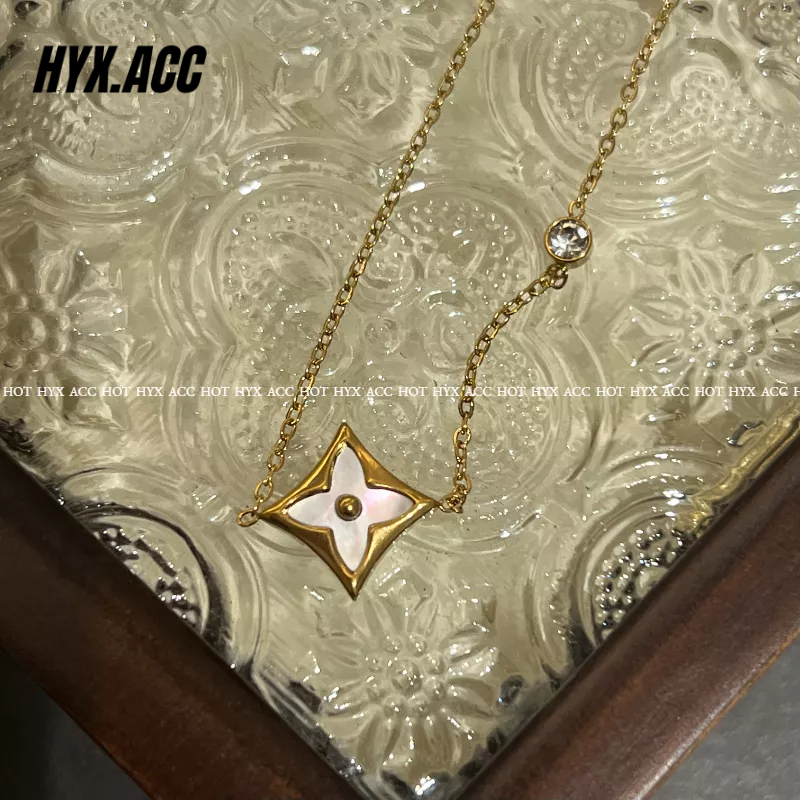 Vòng cổ Mạ VàNg 18K HìNh Cỏ Bốn Lá Xinh XắN