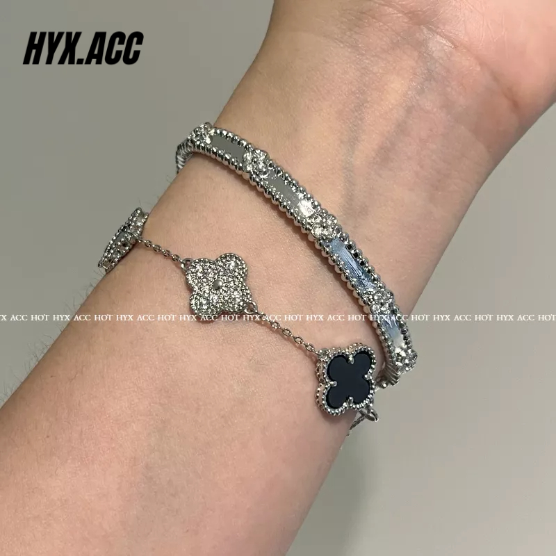 Vòng Tay Cỏ Bốn Lá Màu Trắng Đen Sang Trọng Cho Nữ