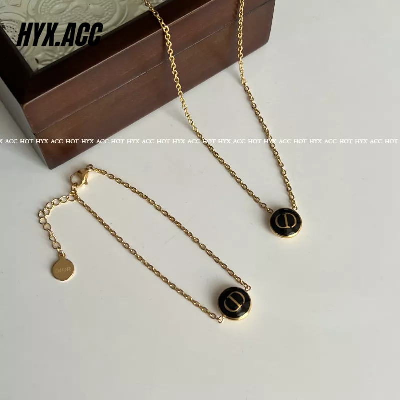 Vòng cổ Mặt Tròn Khắc Chữ CD Bằng Thép Titan Không Gỉ Màu Đen Thời Trang Cho Nữ
