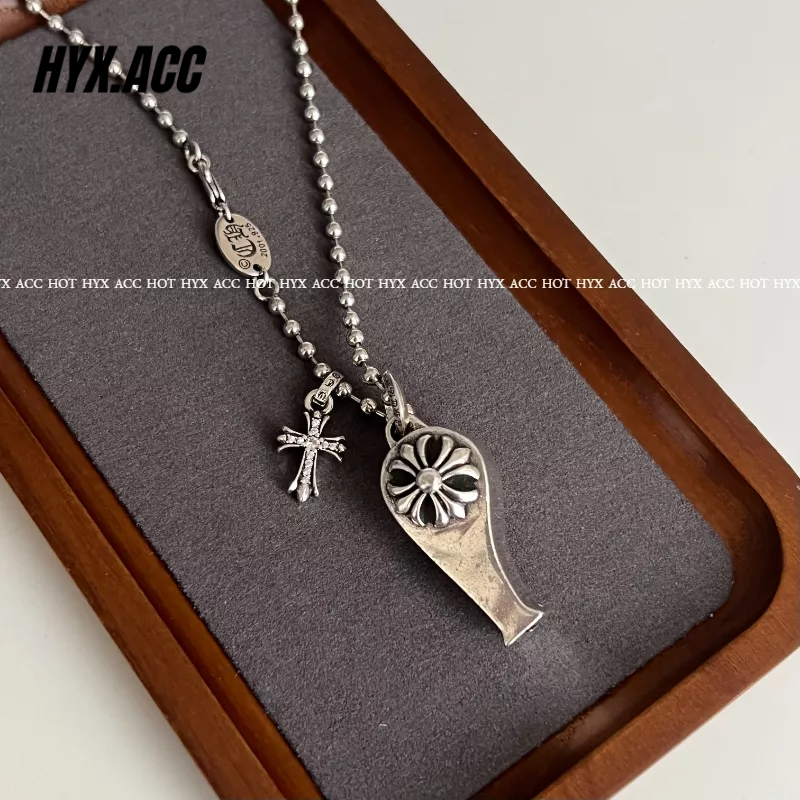 Vòng cổ Mặt Hình Còi Và Thánh Giá Phong Cách Cổ Điển