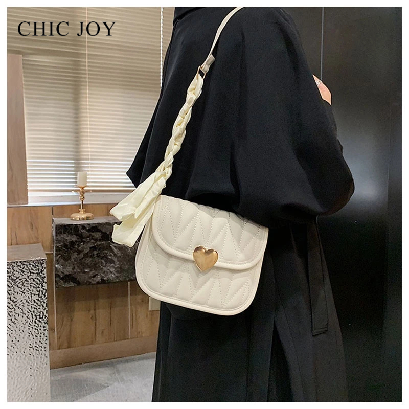 CHIC JOY Túi Đeo Chéo Hình Bán Nguyệt Thêu Họa Tiết Thời Trang Cho Nữ