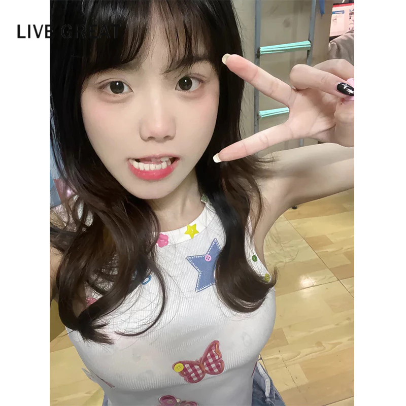 LIVE GREAT Áo Thun Sát Nách Ôm Dáng Thêu Họa Tiết Bướm Đa Năng Phối Nút Cho Nữ