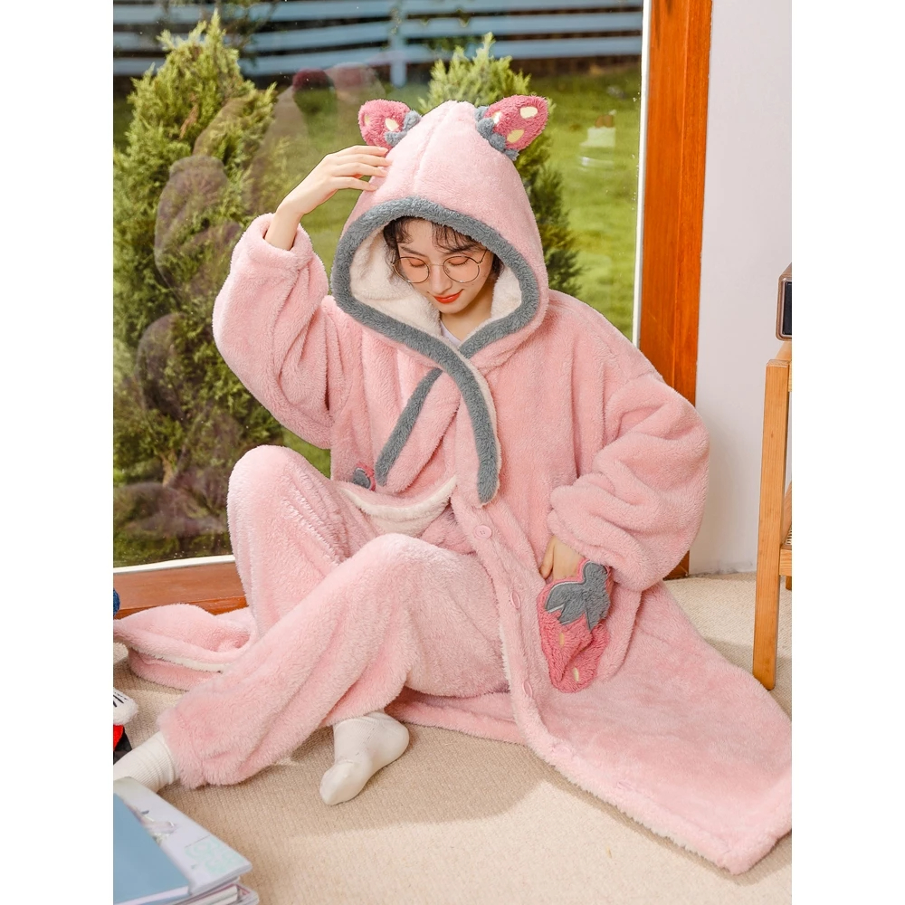 DIAKE♥Áo Choàng Ngủ Dáng Rộng Bằng Vải Lông Cừu San Hô Hình Gấu / Dâu Tây Dễ Thương Thoải Mái Thời Trang Mùa
