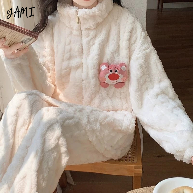 YAMI bộ đồ ngủ gấu dâu dài tay mùa đông vải lông cừu san hô pijama hoạt hình dễ thương đồ mặc nhà nữ