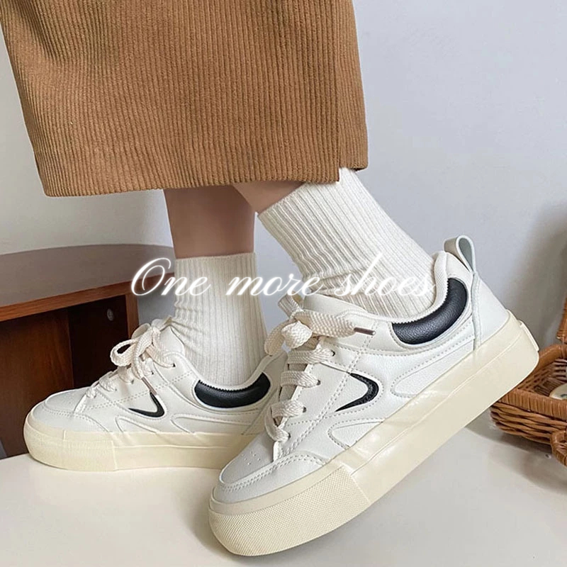Một đôi giày nữa⭐.Giày thể thao mũi tròn buộc dây giày trắng nhỏ phiên bản Hàn Quốc dành cho nữ sinh viên đế phẳng giày đế bệt