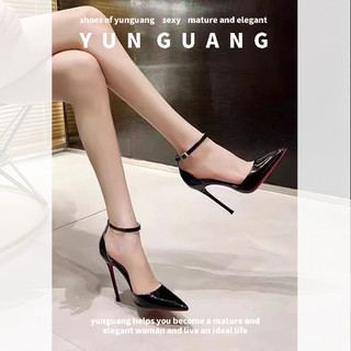 Yunguang 2024 Giày Cao Gót Một Buckle Nữ Stiletto Gợi Cảm Mũi Nhọn Đáy Đỏ Rỗng Mũi Sandal