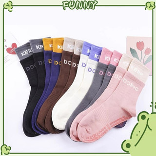 Tất Tập Yoga Nữ Giữa Ống Tất Nữ Chống Trơn Trượt Silicone Trong Nhà Thể Dục Cá Mập Quần Pilates Tất Thể Thao Nữ