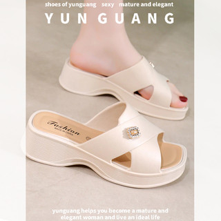 Yunguang Dép hở mũi cho nữ mùa hè dép miệng cá nhựa phong cách mới dành cho nữ mặc ngoài mùa hè, thời trang và đa năng, gót giữa dày