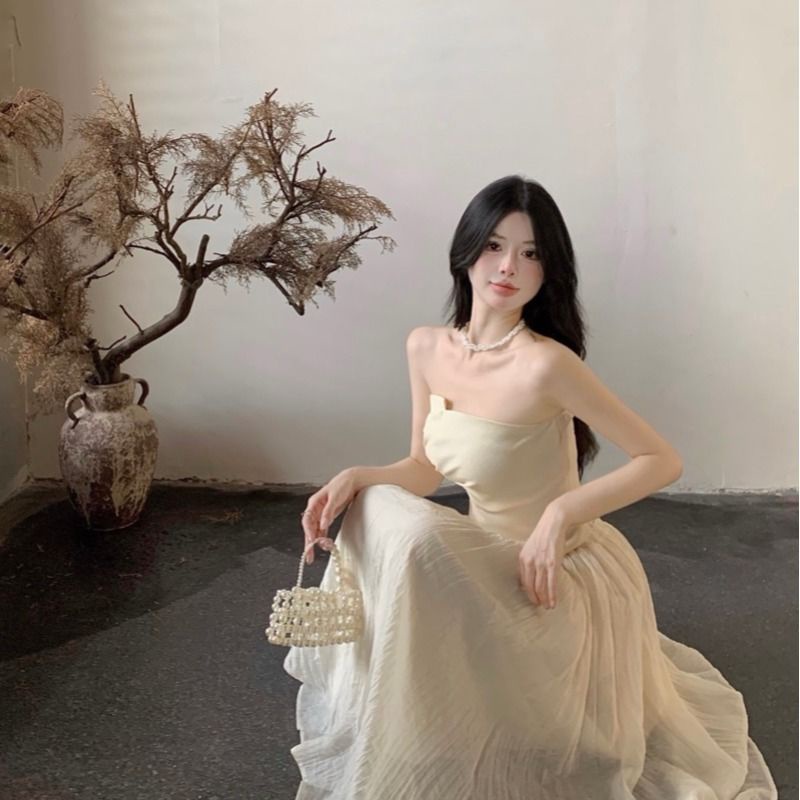 Áo Ống Ngắn Nhỏ Thiết Kế Không Đều Phong Cách Mùa Hè Mới Cho Nữ