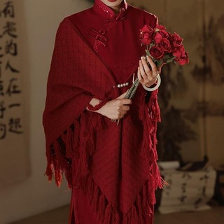 Sườn xám, khăn choàng, áo choàng đỏ đám cưới, váy nướng, váy cô dâu.