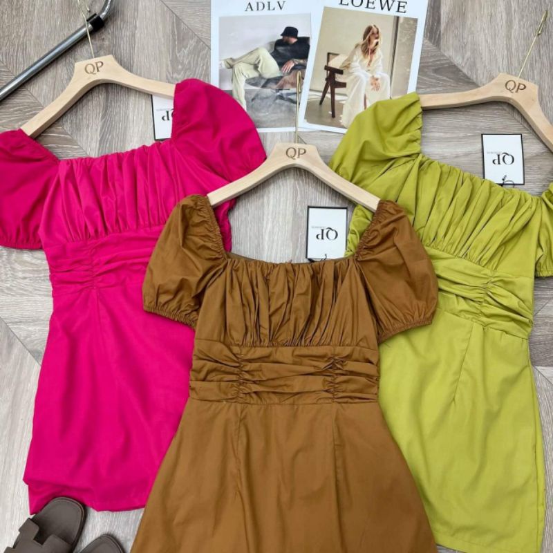 Váy cổ vuông dúm eo