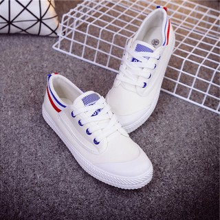 Giày Sneaker Trắng pha Xanh Đỏ