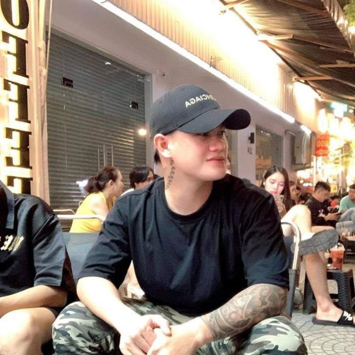 Mũ lưỡi trai Balenciaga màu đen thêu chỉ vàng cá tính dành cho cả nam và nữ full hộp để làm quà tặng