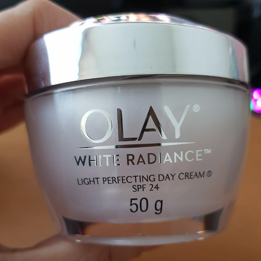 Kem Dưỡng Trắng Da Ban Ngày Olay White Radiance Light Perfecting Day Cream SPF24 50g