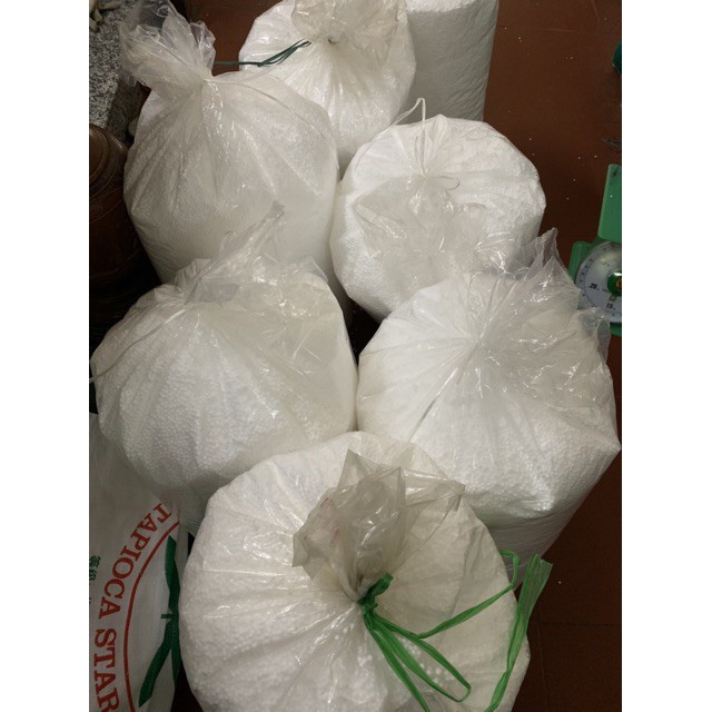 Hạt xốp trắng dùng để nhồi ghế hạt xốp loại 1 ,nhồi gối ngủ ,để trang trí hộp quà ,làm tuyết hàng  hót