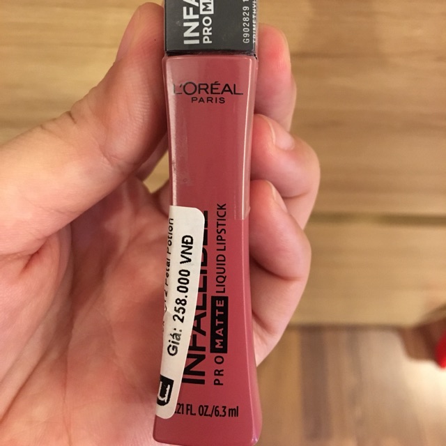 Son kem màu hồng đất Loreal