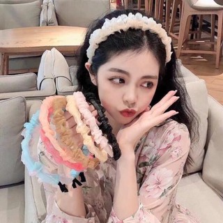 Bờm tóc zum bèo theo trend Scrunchies kiêu kỳ tiểu thư