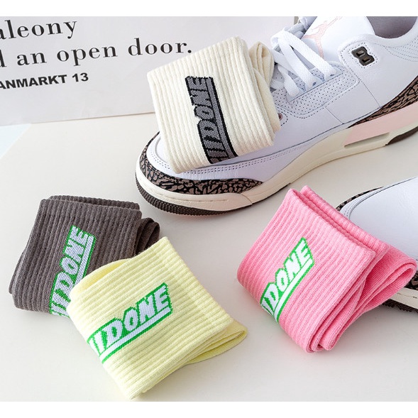 Vớ Tất cao cổ chữ WELLDONE Nam Nữ phong cách trẻ trung, năng động.