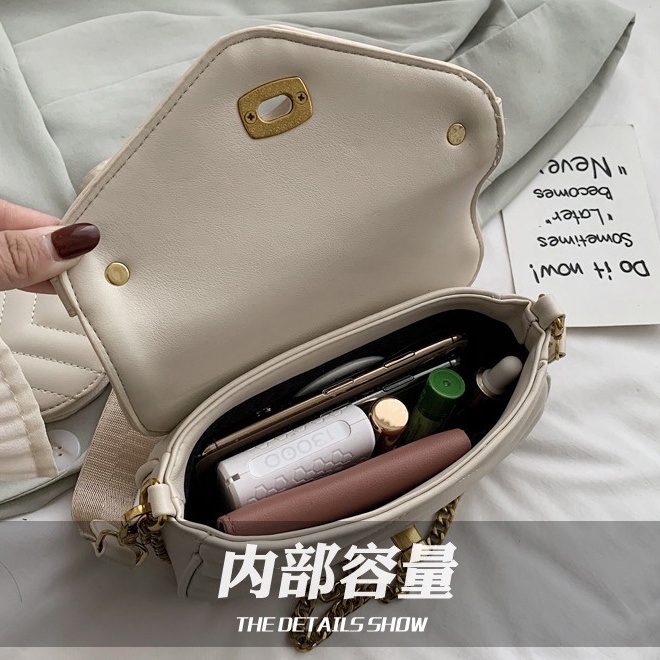 Túi xách nữ đeo chéo, túi đeo chéo trần ô 2 dây khóa vàng size 20 phong cách hàn quốc